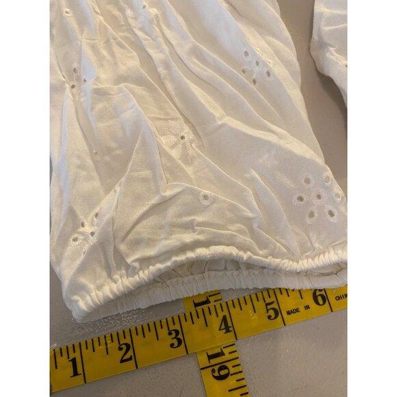 Torrid White Embroidered Eyelet Blouse Torrid Size 2 2X - Picture 10 of 10